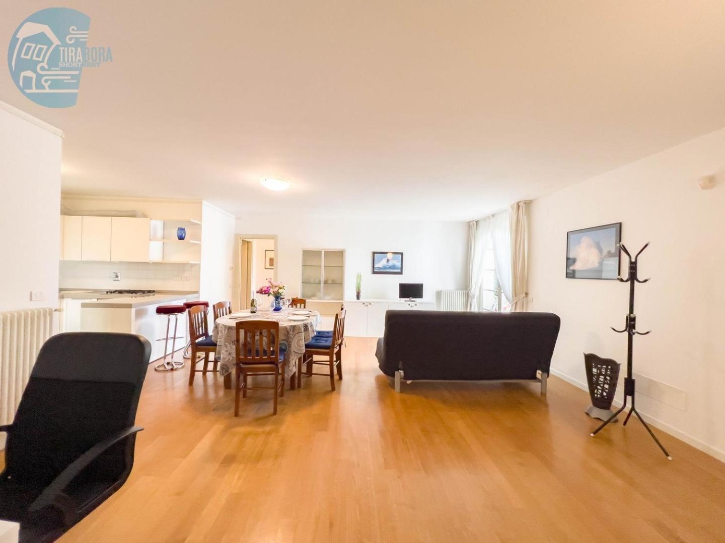 Cattedrale 5 Tirabora Short Rent Lägenhet Trieste Exteriör bild