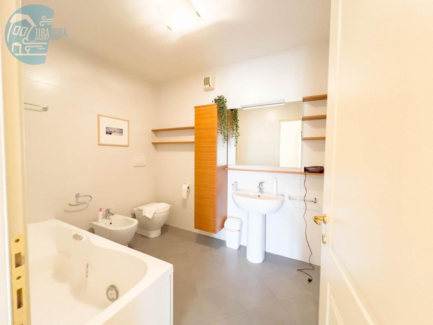 Cattedrale 5 Tirabora Short Rent Lägenhet Trieste Exteriör bild