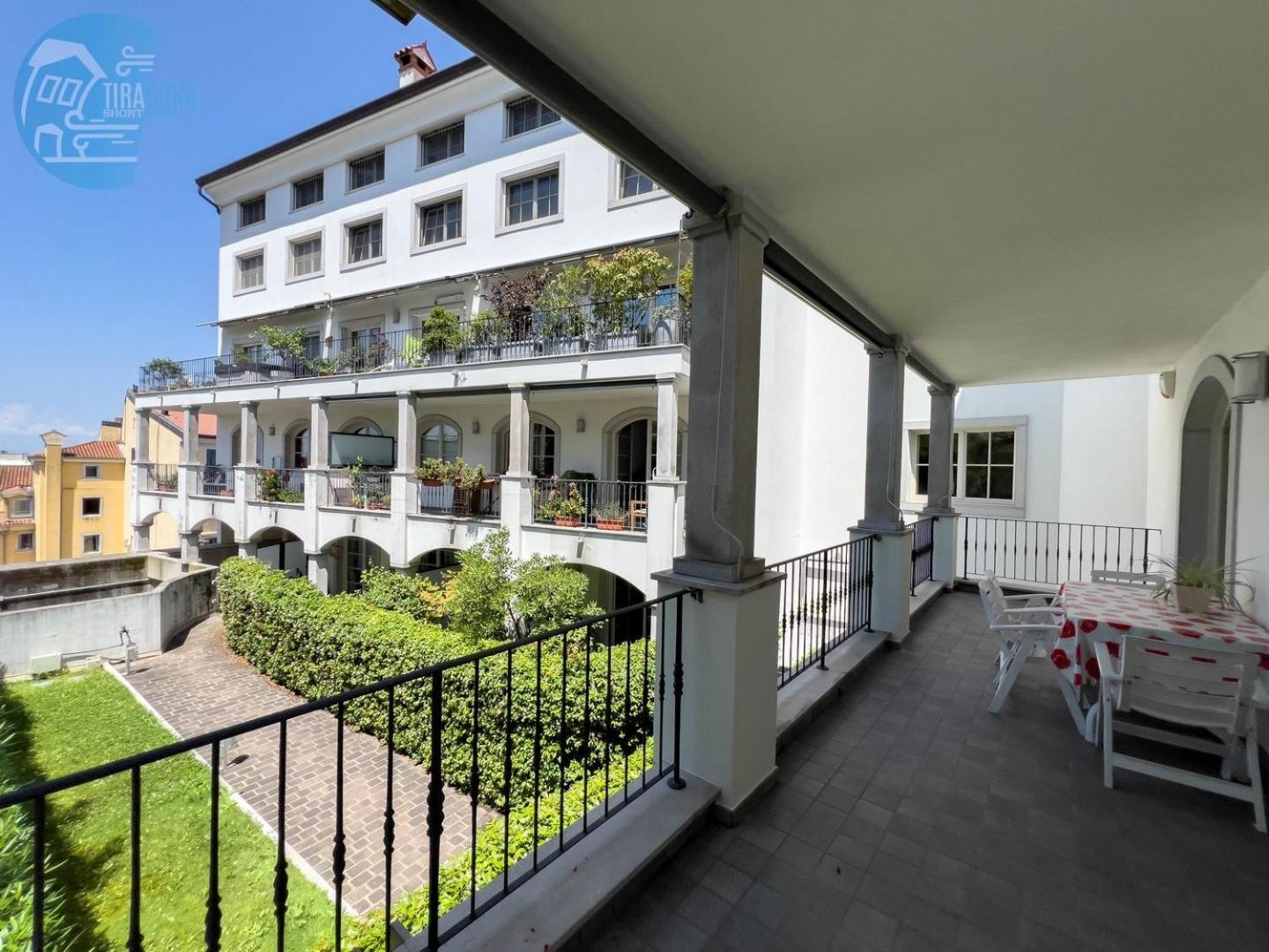 Cattedrale 5 Tirabora Short Rent Lägenhet Trieste Exteriör bild