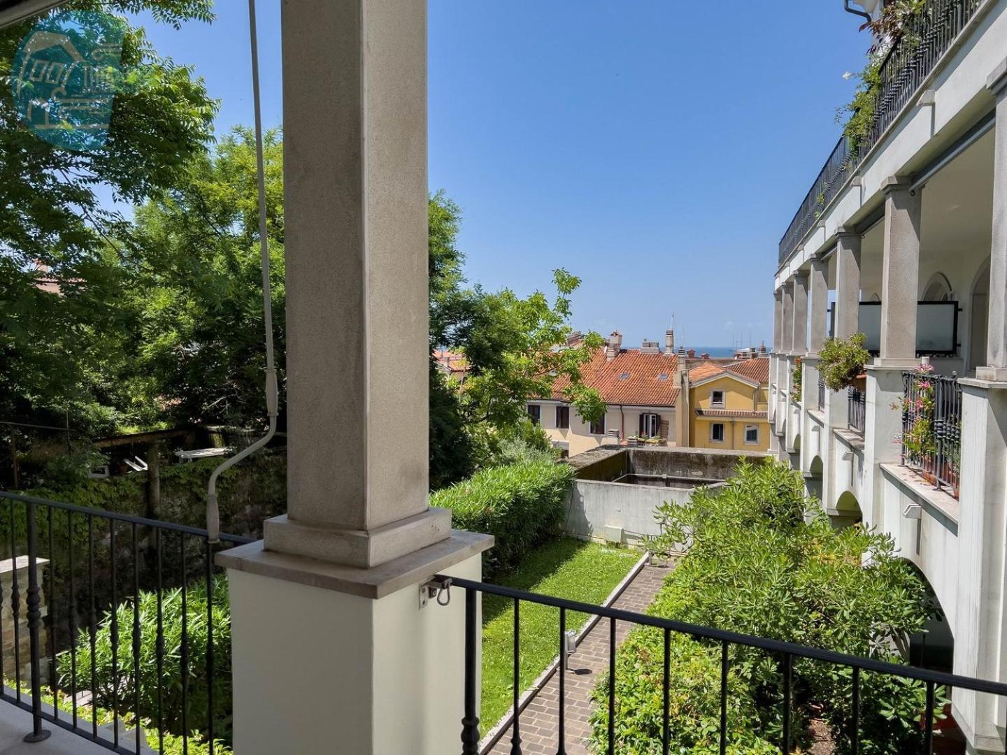 Cattedrale 5 Tirabora Short Rent Lägenhet Trieste Exteriör bild