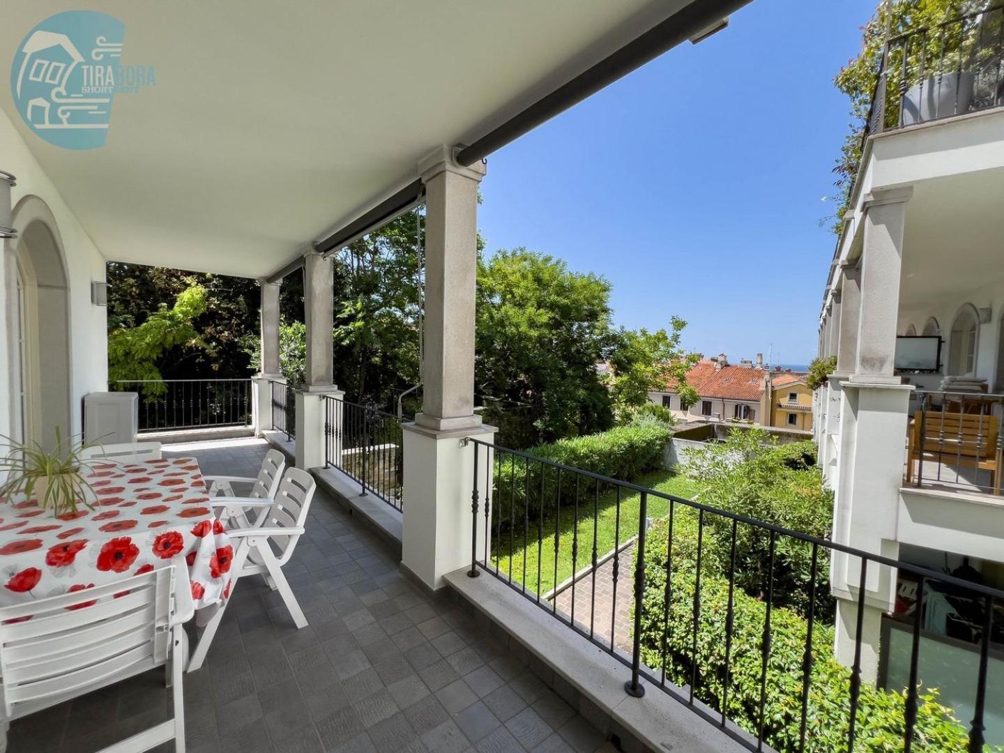 Cattedrale 5 Tirabora Short Rent Lägenhet Trieste Exteriör bild